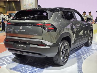 Suzuki e VITARA 2.jpg