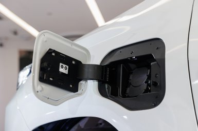 Toyota Hilux BEV 3.jpg