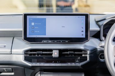 Toyota Hilux BEV 6.jpg