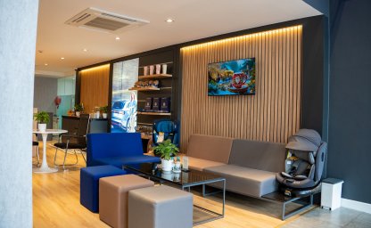 10, Showroom theo mô hình Urban Store tiêu chuẩn toàn cầu.jpg