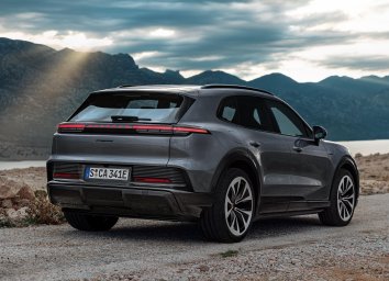 Porsche Cayenne EV 2.jpg