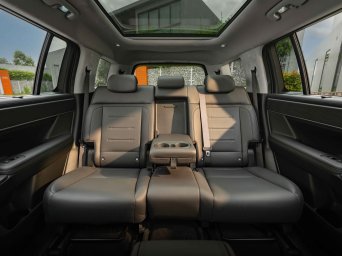 Hyundai Santa Fe Hybrid - 18.jpg