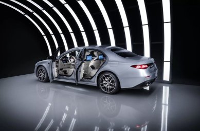 2027-Mercedes-S-Class-34-2048x1365 4.jpg