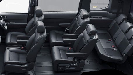Honda-Step-WGN-e-HEV-Interior-4.jpg