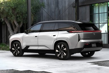 Toyota Highlander EV 7.jpg
