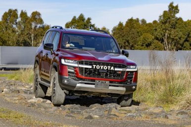 Toyota-Land-Cruiser-300-GR-Sport-Hybrid-Australia 3.jpg