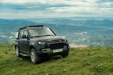 Land Rover Defender 130-6.jpg