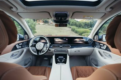 2026-Mercedes-Maybach-GLS-680-6.jpg