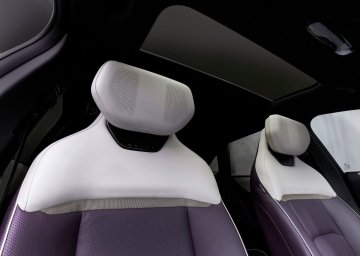 Mazda CX-6e 14.jpg